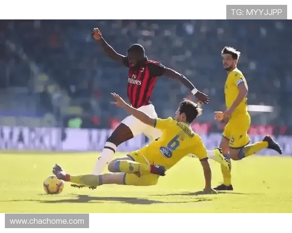 比萨三球大胜卡利亚里 卡拉乔洛双响莫雷奥破门